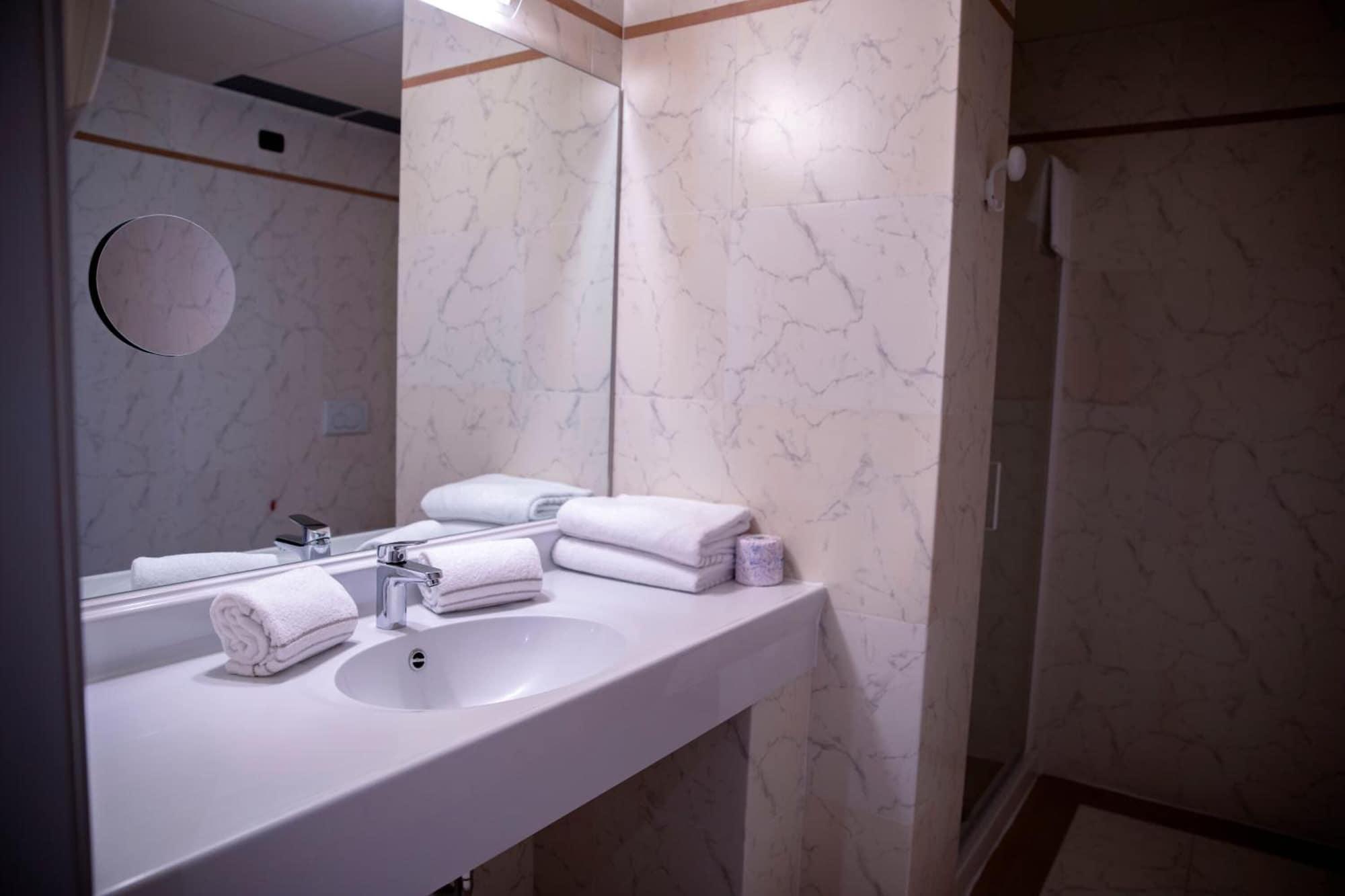 Castahotel Castagnito Dış mekan fotoğraf